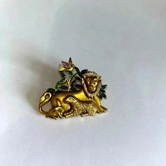 Lion brooch - Picture 1 of 2